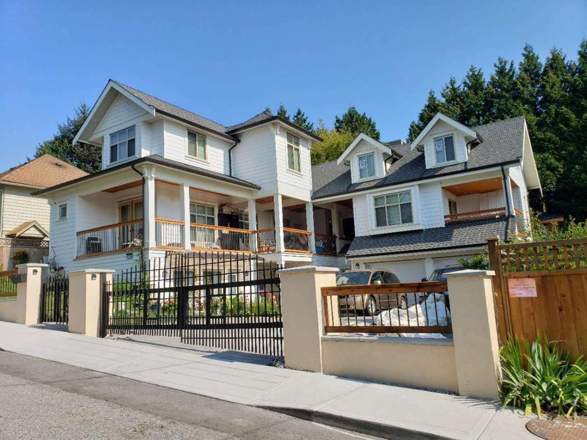 Holland Villa Vancouver New Westminster Exterior photo